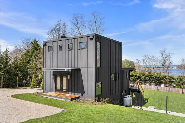 a view of outdoor space yard and deck