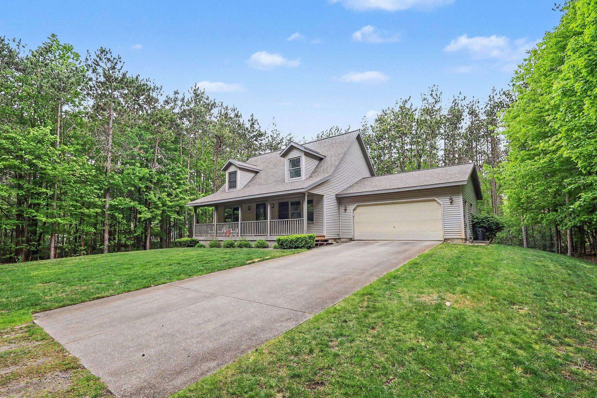 16519 Riley Street Holland, MI 49424 - Photo 4 of 32 004_file_8591