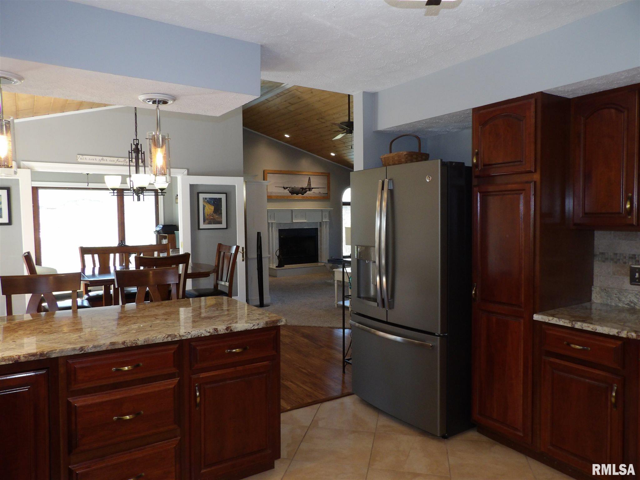 18 Williamsburg Road Sherman, IL 62684 - Photo 12 of 40 Gallery Image 12