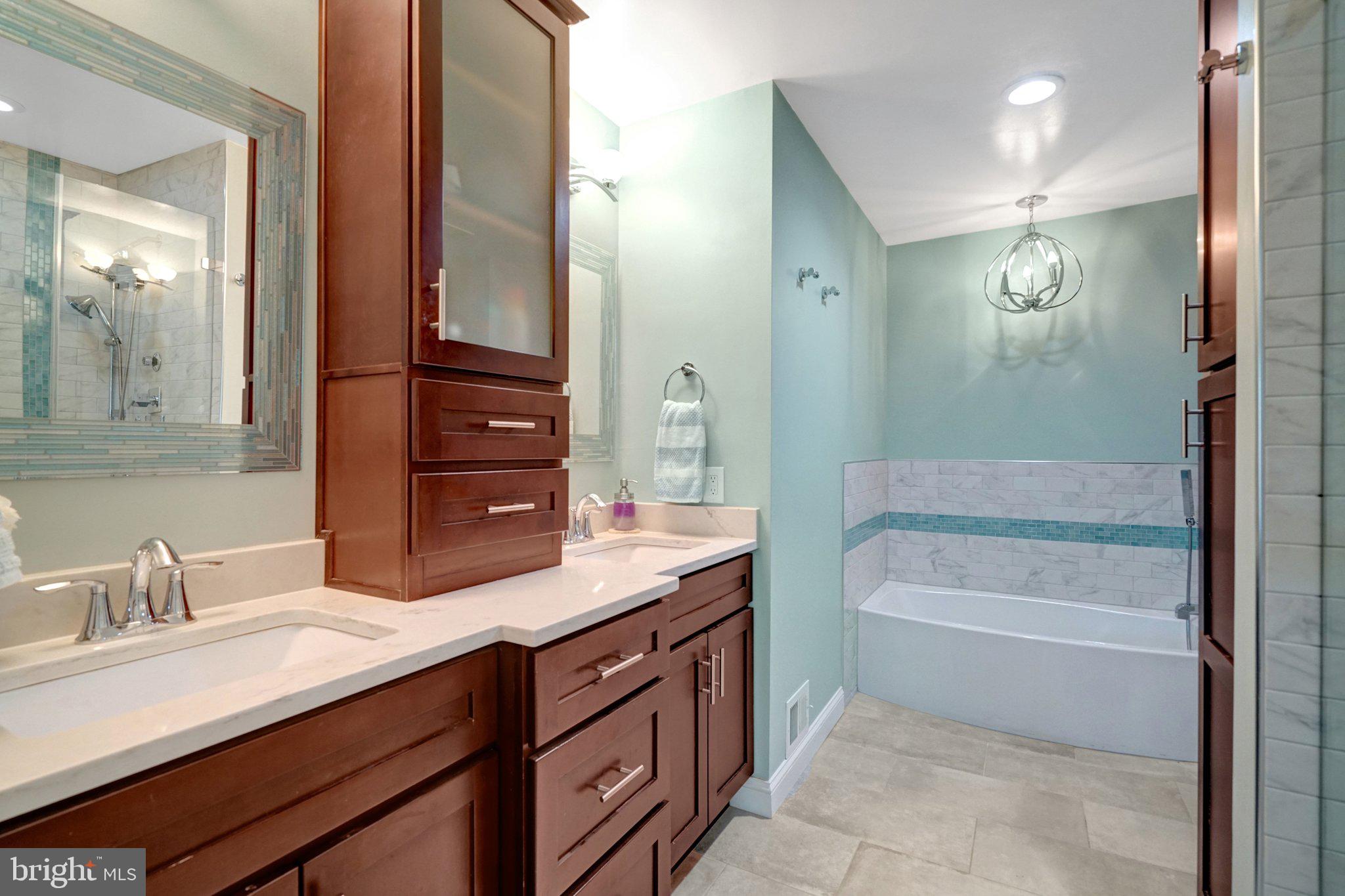 7838 Ashley Glen Road Annandale, VA 22003 - Photo 32 of 77 Primary bath
