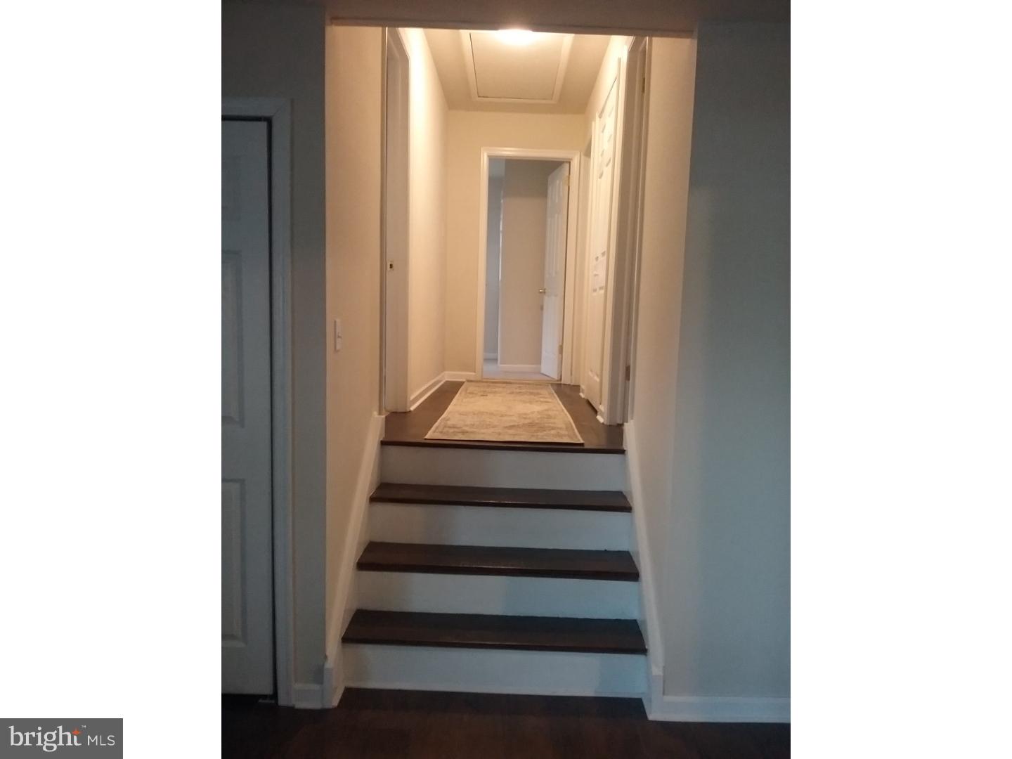 112 Greenfield Road Newark, DE 19713 - Photo 8 of 23 Hallway