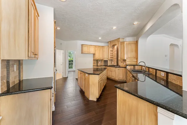 $750,000 | 13276 Brookfield Lane, Conroe, TX 77302