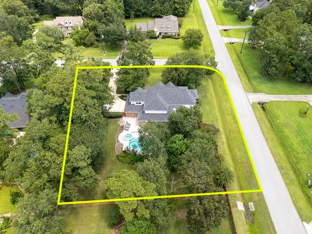 $750,000 | 13276 Brookfield Lane, Conroe, TX 77302