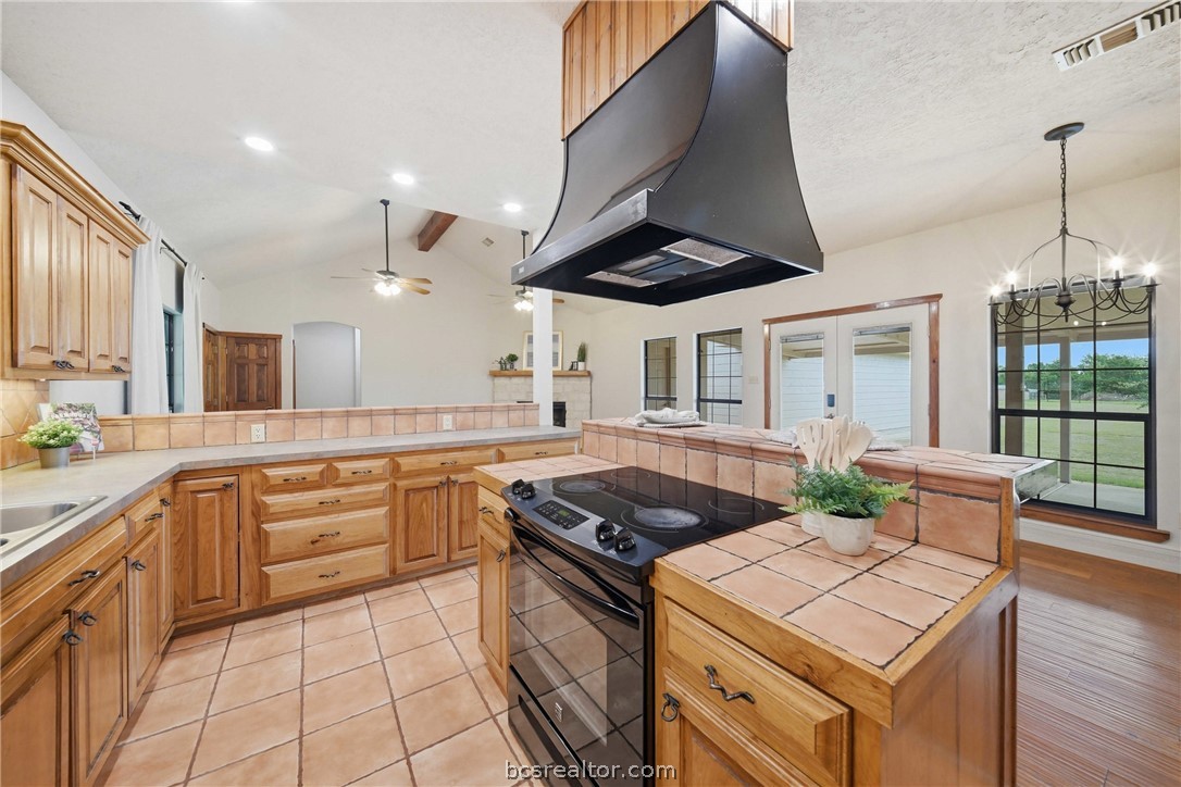 4366 Collette Lane Bryan, TX 77808 - Photo 8 of 37