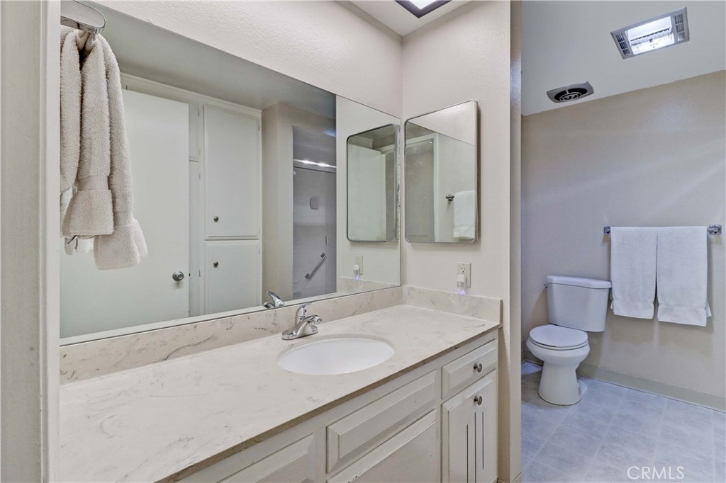 835 Ronda Sevilla, Unit O Laguna Woods, CA 92637 - Photo 8 of 21 Bathroom
