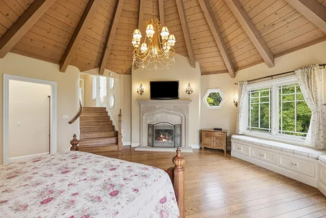 $5,875,000 | 23423 Toyonita Road, Los Altos Hills, CA 94024