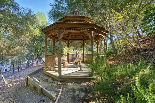 $5,875,000 | 23423 Toyonita Road, Los Altos Hills, CA 94024