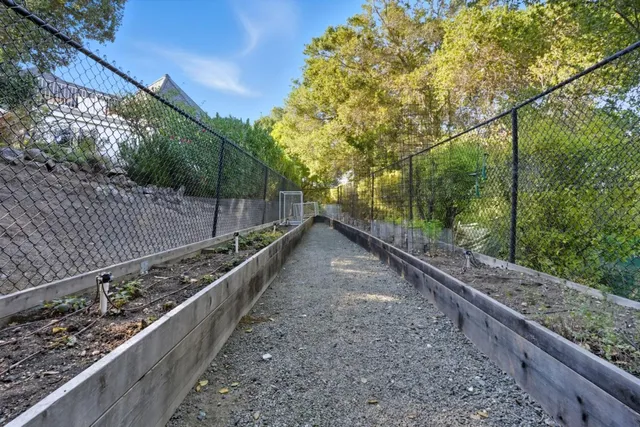 $5,875,000 | 23423 Toyonita Road, Los Altos Hills, CA 94024