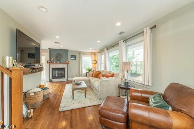 $850,000 | 14 Glen View Road, Montville, NJ 07082