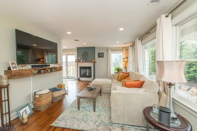 $850,000 | 14 Glen View Road, Montville, NJ 07082