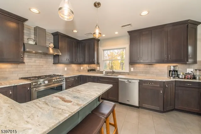 $850,000 | 14 Glen View Road, Montville, NJ 07082