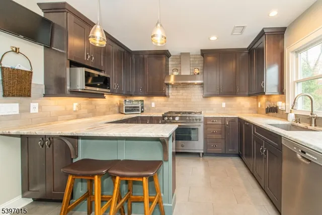 $850,000 | 14 Glen View Road, Montville, NJ 07082