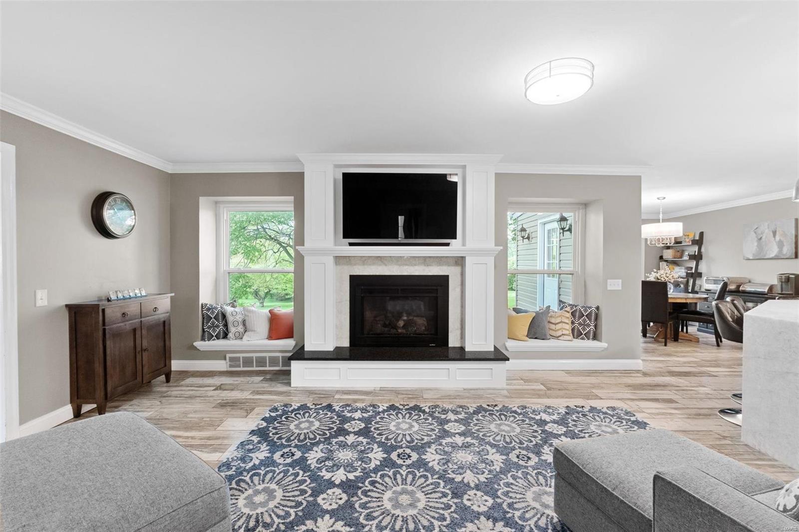 649 North Mosley Road St. Louis, MO 63141 - Photo 3 of 46 Gallery Image 3