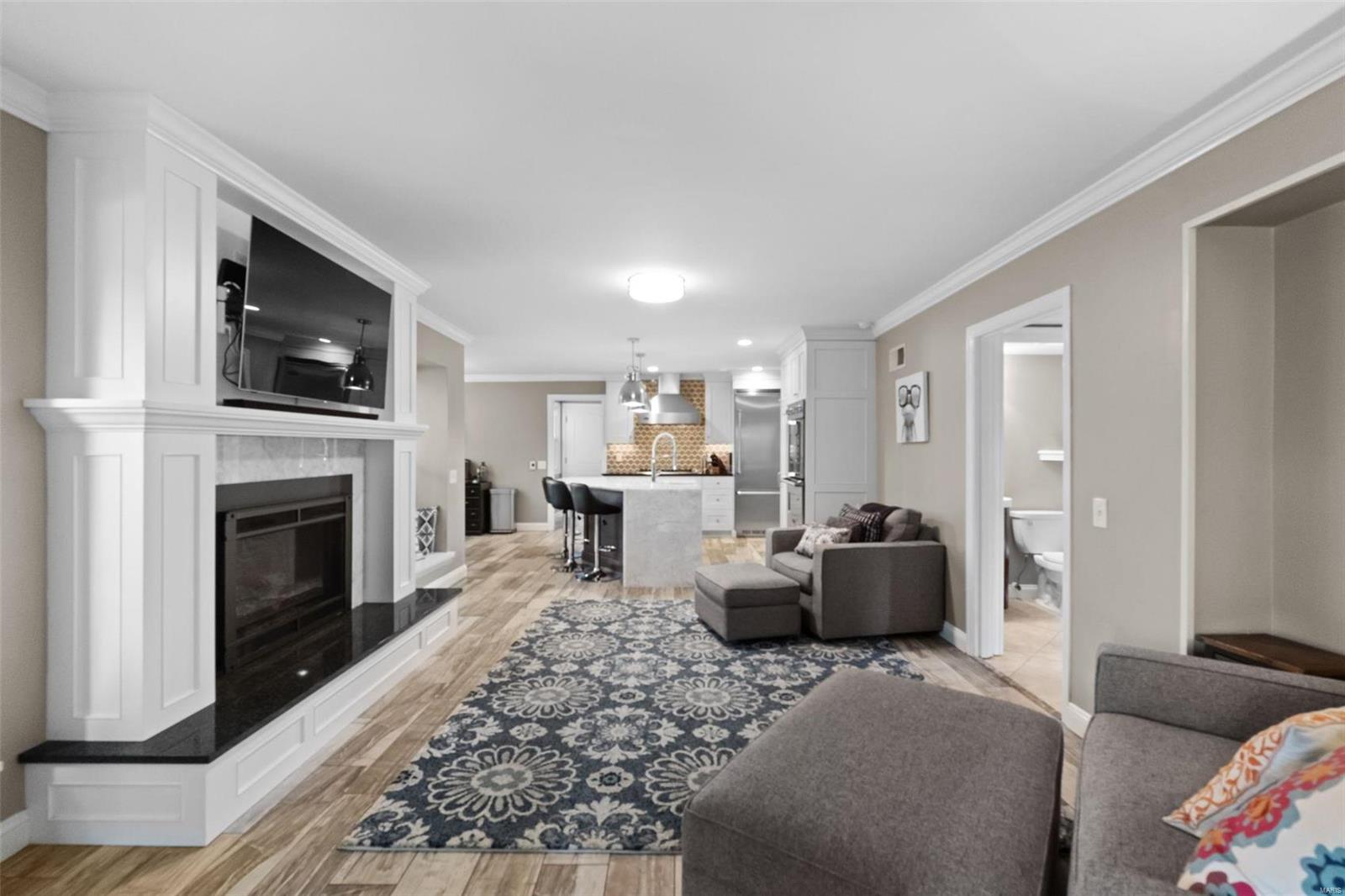 649 North Mosley Road St. Louis, MO 63141 - Photo 4 of 46 Gallery Image 4