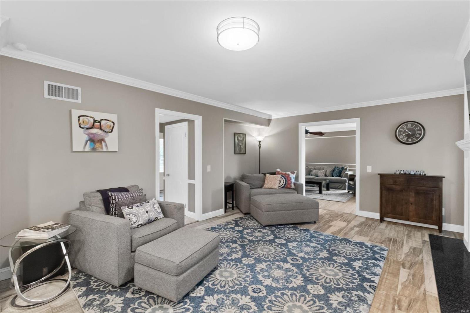 649 North Mosley Road St. Louis, MO 63141 - Photo 6 of 46 Gallery Image 6