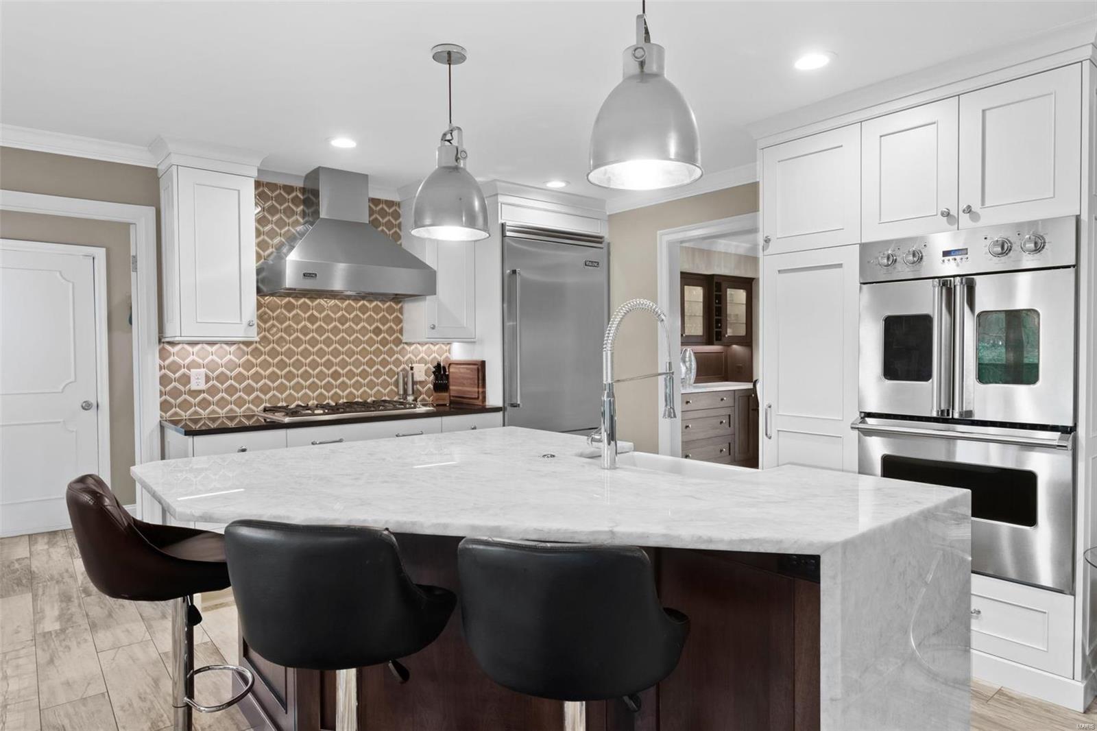 649 North Mosley Road St. Louis, MO 63141 - Photo 7 of 46 Gallery Image 7
