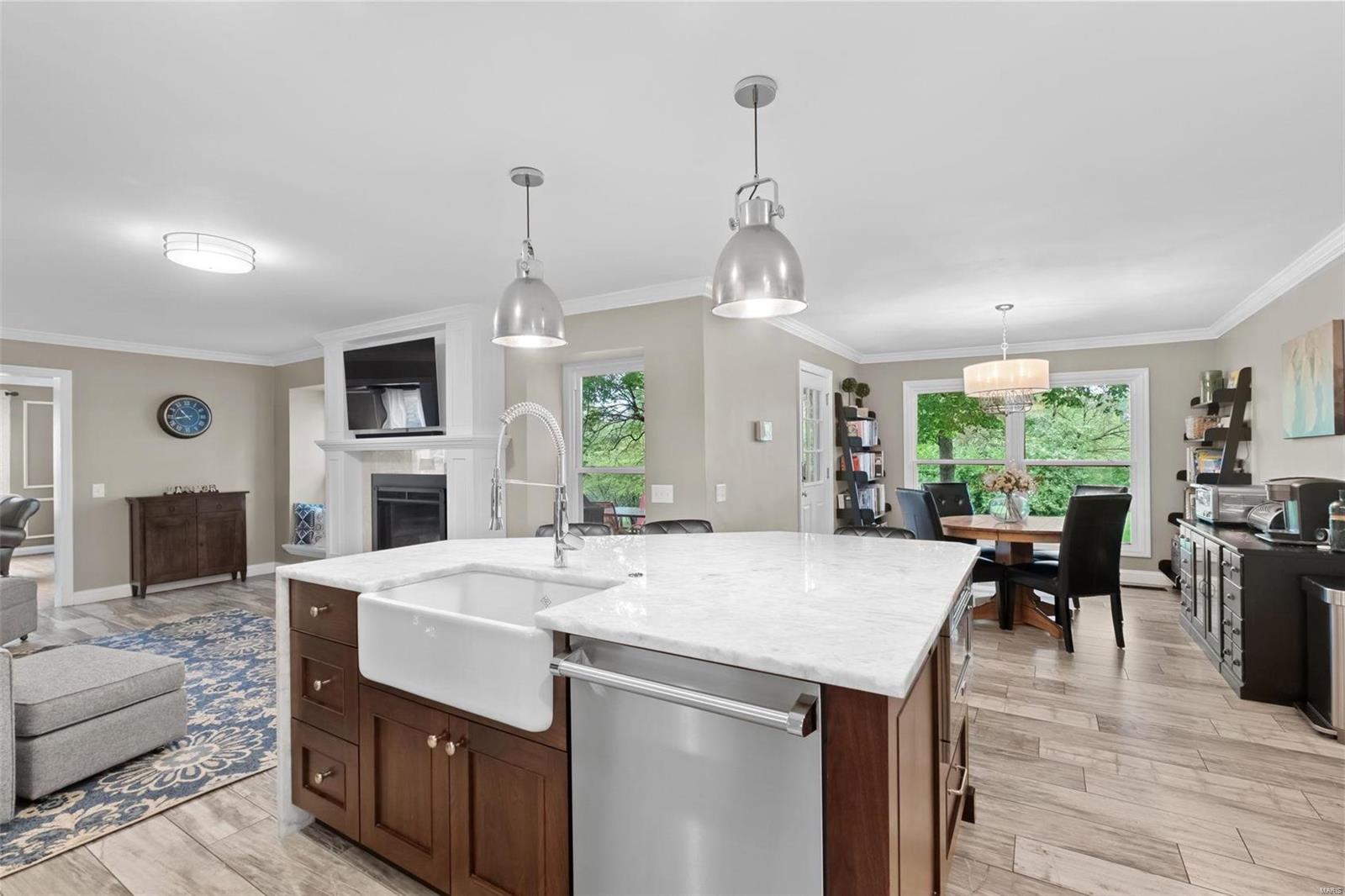 649 North Mosley Road St. Louis, MO 63141 - Photo 10 of 46 Gallery Image 10