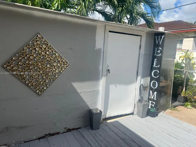 $1,350 | 4361 Southwest 3rd Street, Unit 1, Miami, FL 33134