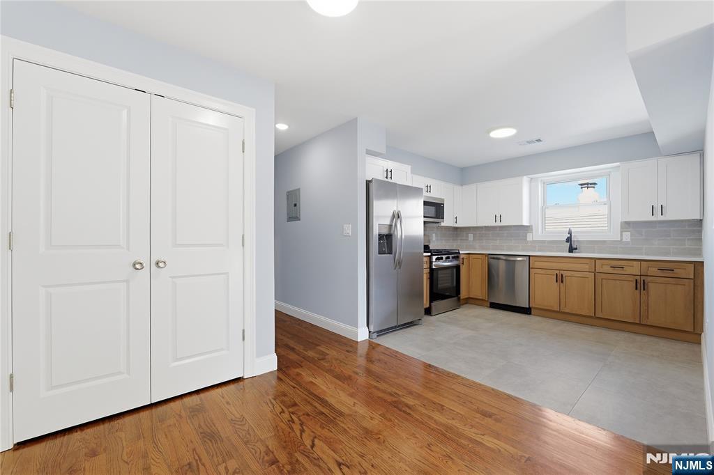 23 Edwin Place Newark, NJ 07112 - Photo 13 of 32