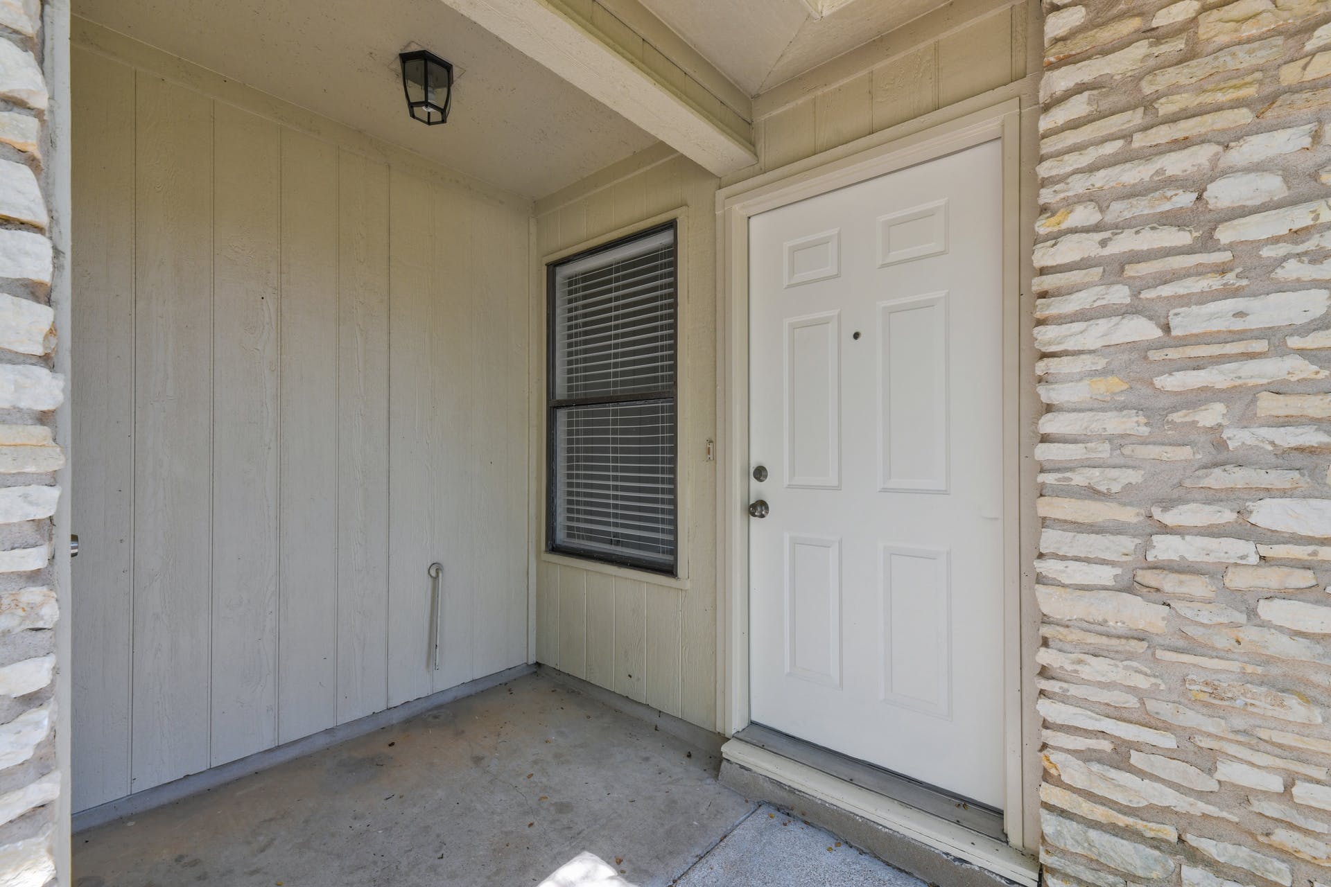 12603 Teague Trail, Unit B Austin, TX 78729 - Photo 2 of 14 a view of an empty room
