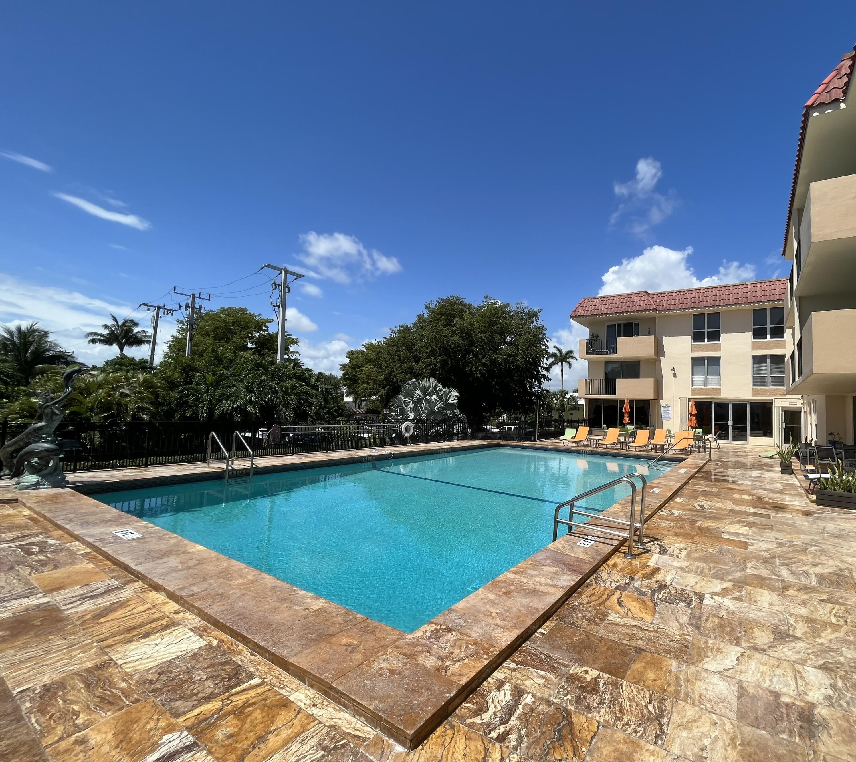 1000 Spanish River Road, Unit 1F Boca Raton, FL 33432 - Photo 2 of 29 Pool View