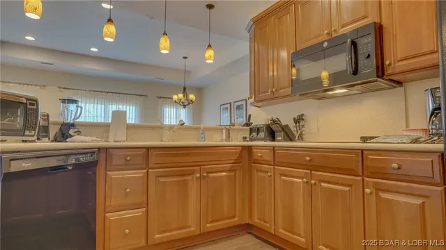 $5,000 | Bldg C-11 Bldg C-11 Via, Unit C11, Sunrise Beach, MO 65079