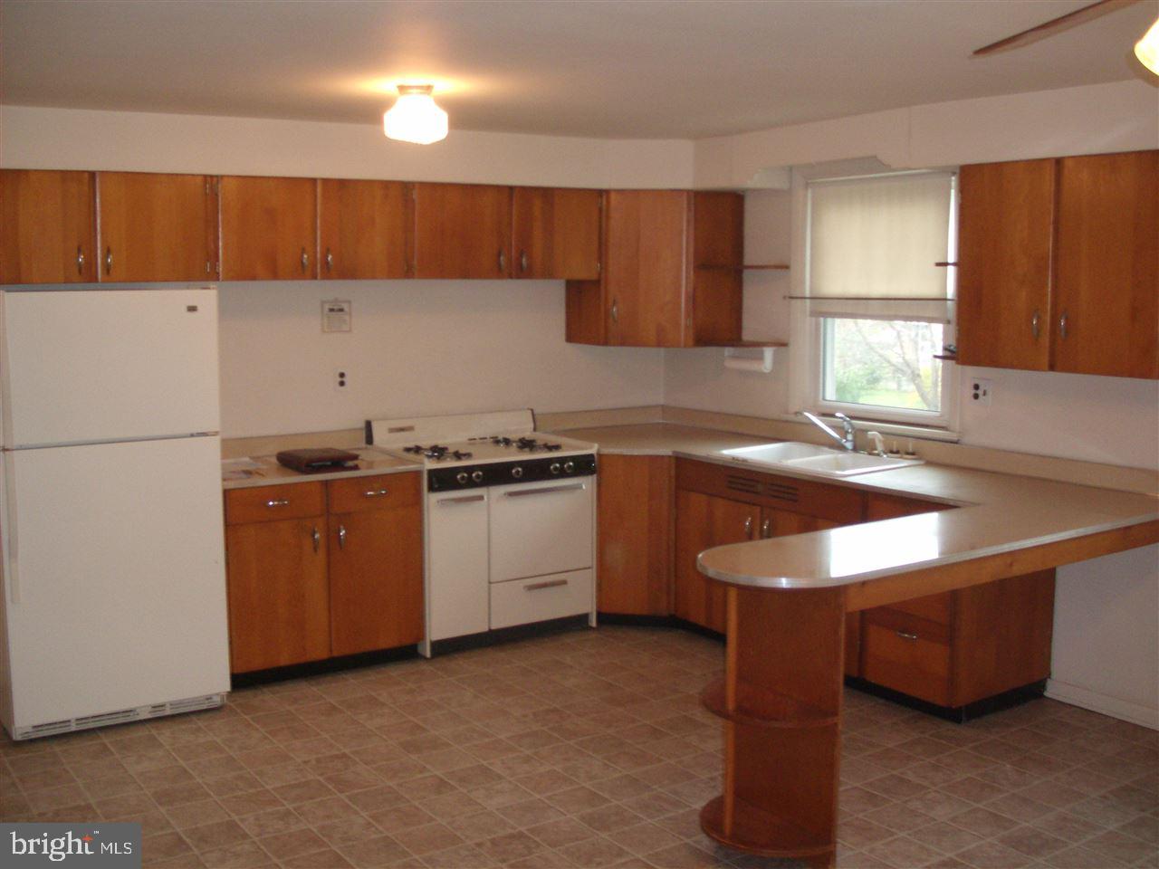 1952 Rudy Road Harrisburg, PA 17104 - Photo 8 of 25 Gallery Image 8