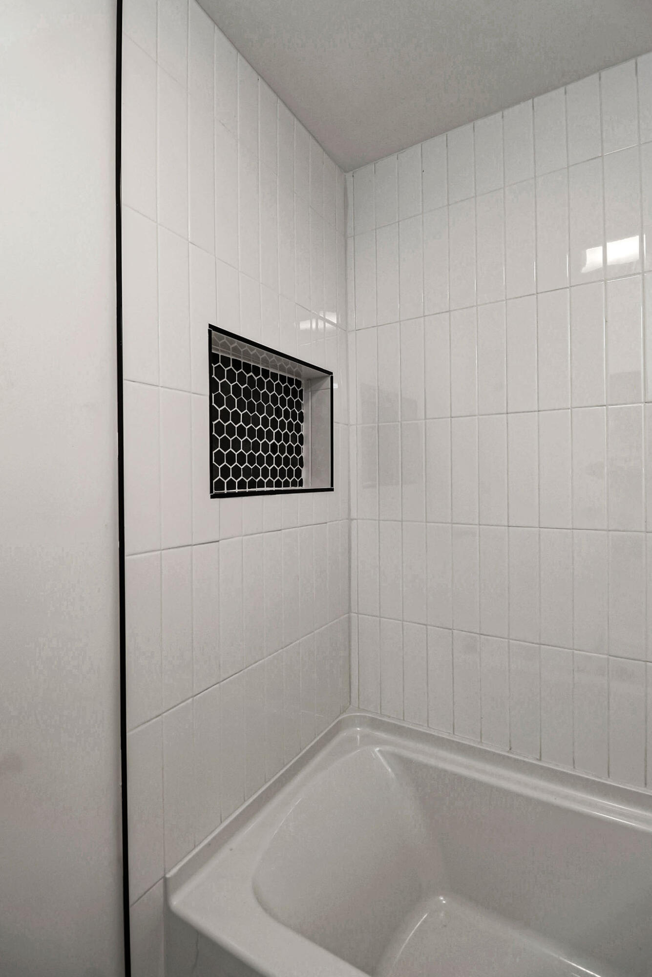 1564 Clinton Street Gary, IN 46406 - Photo 20 of 27 a bathroom with a bathtub