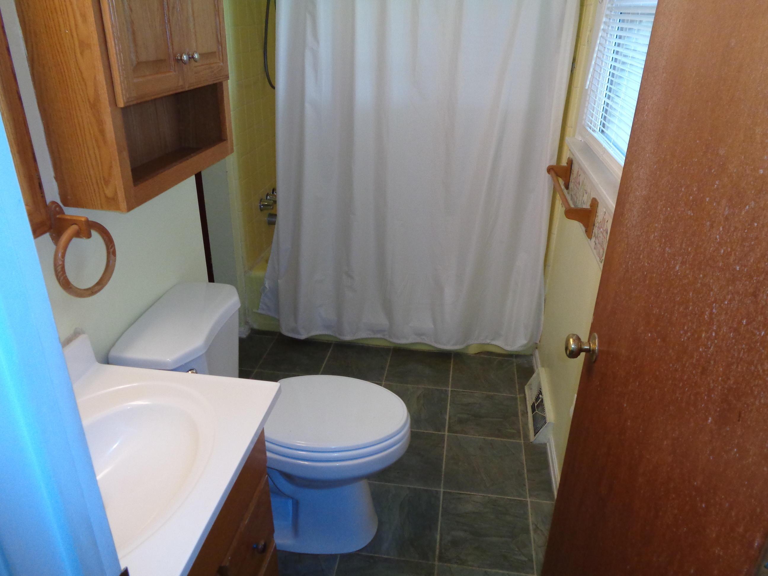 195 Sturbridge Road Columbus, OH 43228 - Photo 13 of 33 Gallery Image 13