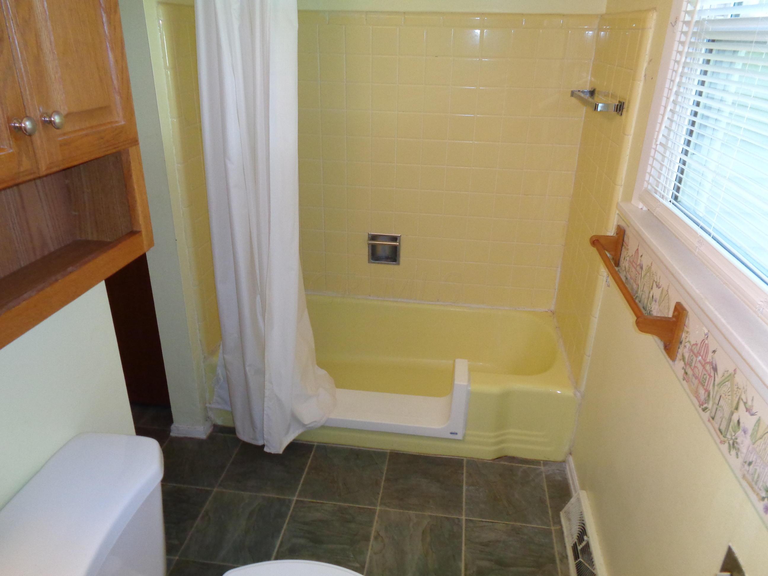 195 Sturbridge Road Columbus, OH 43228 - Photo 14 of 33 Gallery Image 14