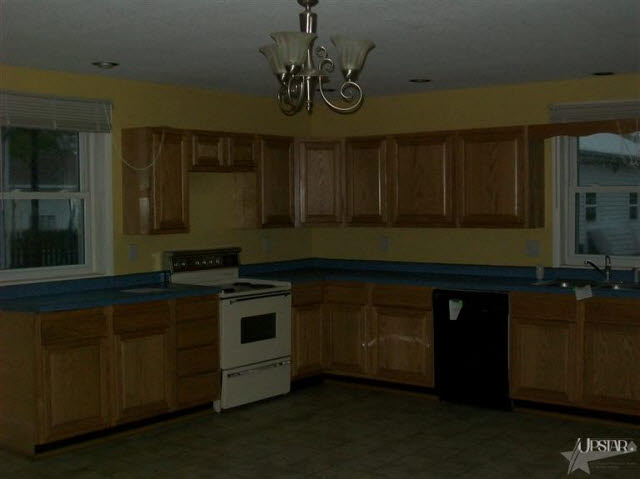 1134 Madison Street Decatur, IN 46733 - Photo 4 of 10