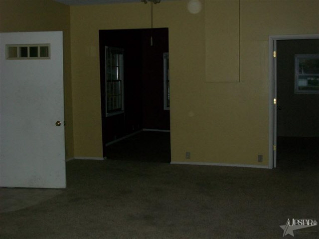 1134 Madison Street Decatur, IN 46733 - Photo 7 of 10