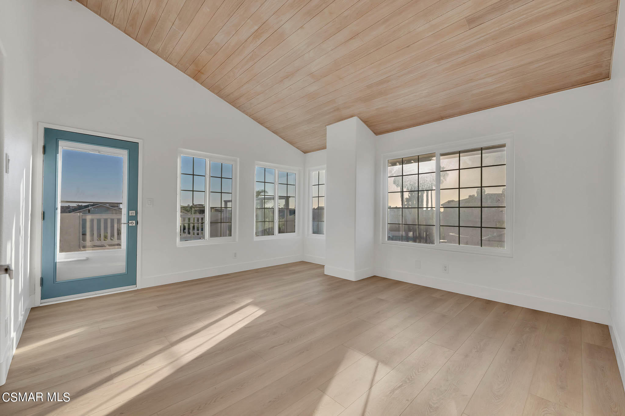 5222 West Wooley Road Oxnard, CA 93035 - Photo 23 of 39 a view of an empty room with a window