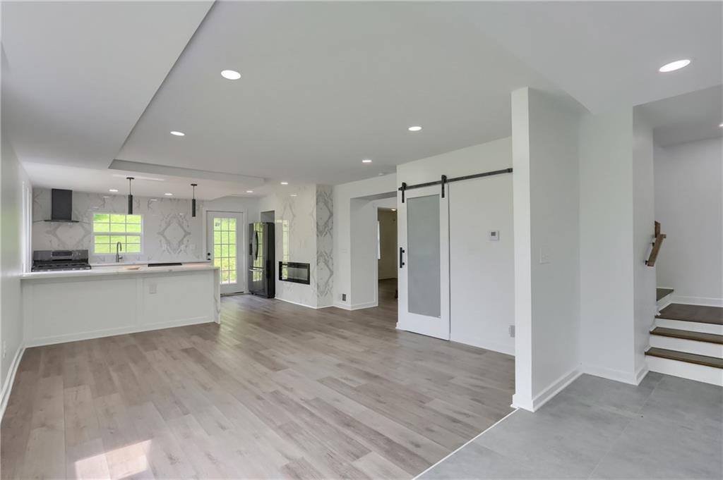 2513 Grove Road South Park, PA 15129 - Photo 5 of 47