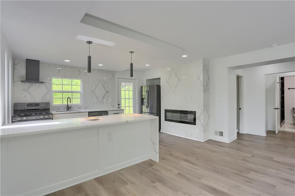 2513 Grove Road South Park, PA 15129 - Photo 9 of 47