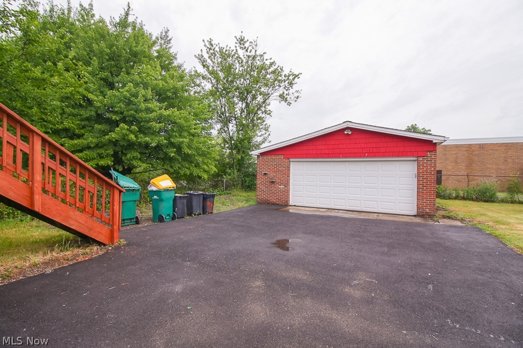 14989 Rockside Road Maple Heights, OH 44137 - Photo 33 of 35