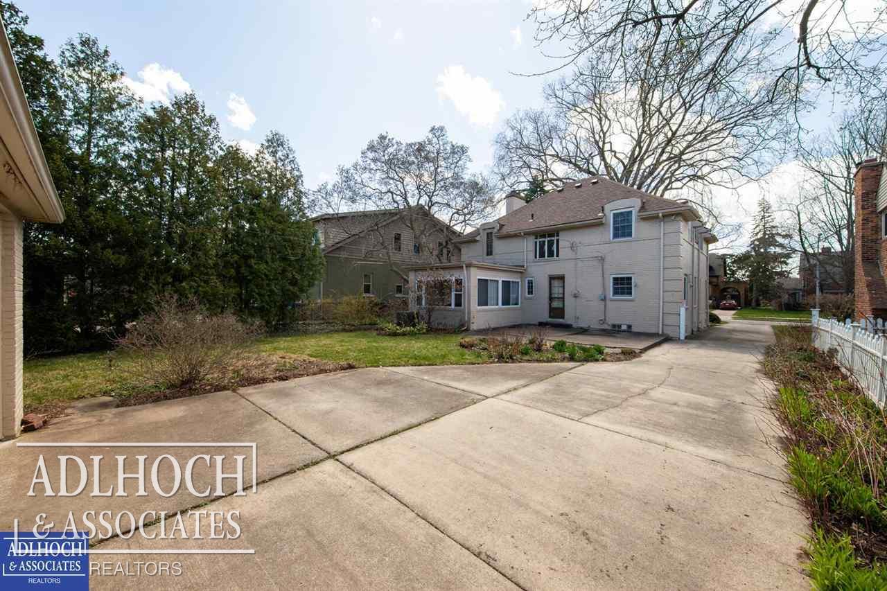 508 Barrington Road Grosse Pointe, MI 48230 - Photo 33 of 39 50070888-32.JPG