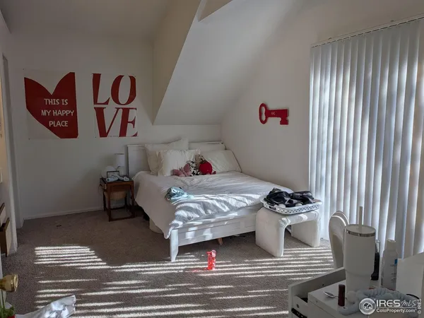 a view of bedroom and bedroom