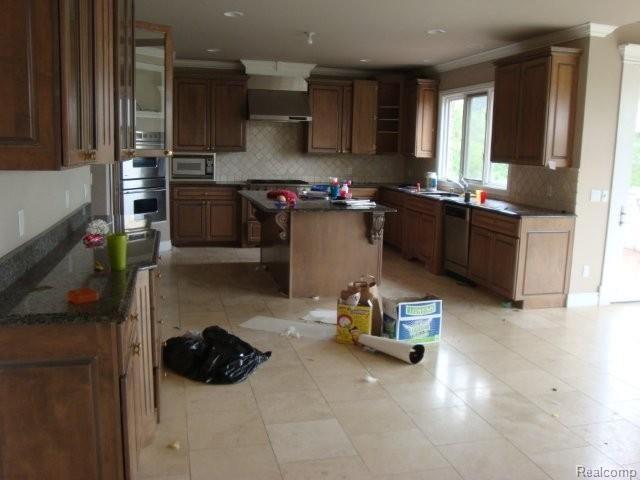 3600 Thatcher Court Rochester, MI 48309 - Photo 5 of 19 Kitchen 1