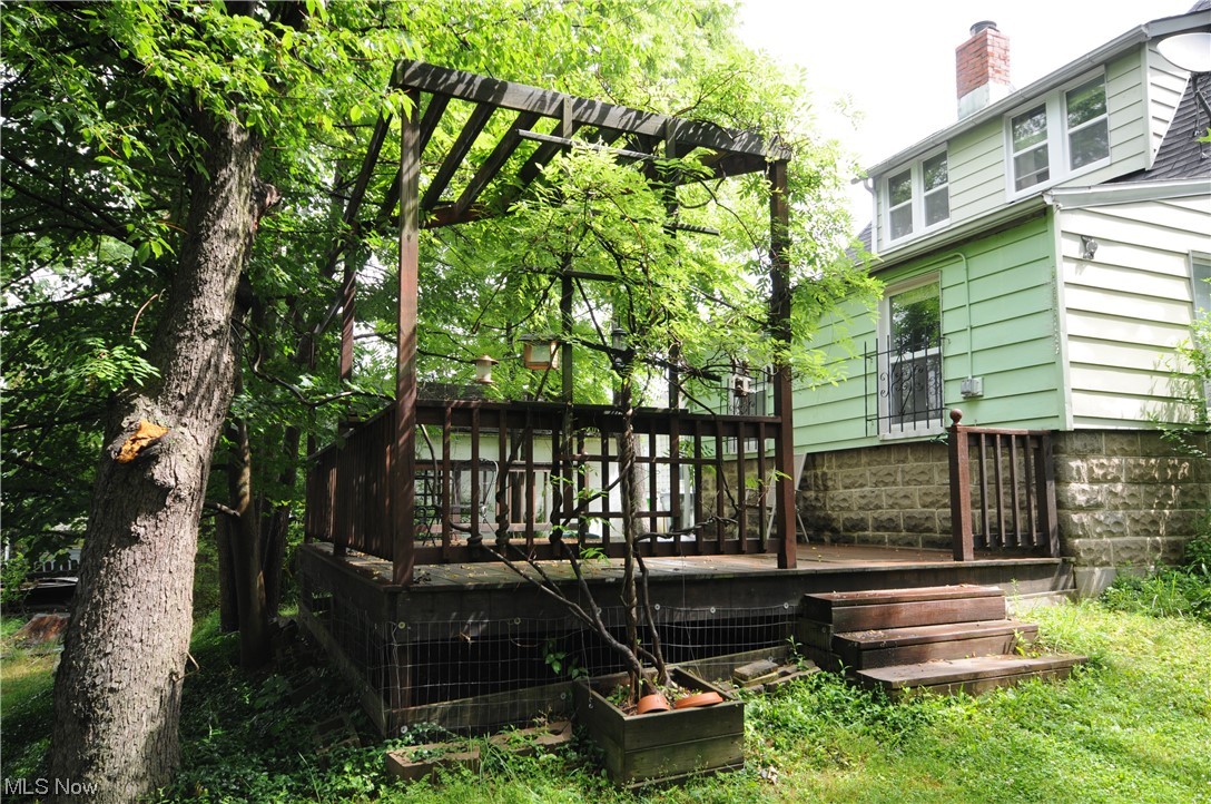 1416 Dill Road Cleveland, OH 44121 - Photo 22 of 29 Deck in back