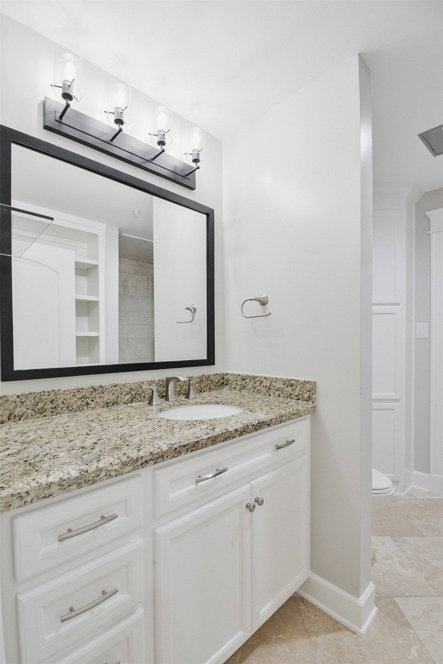 2802 Morrison Street, Unit 109 Houston, TX 77009 - Photo 14 of 40 Bathroom.
