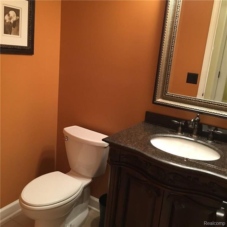 1974 Edgemont Court Rochester Hills, MI 48306 - Photo 10 of 21