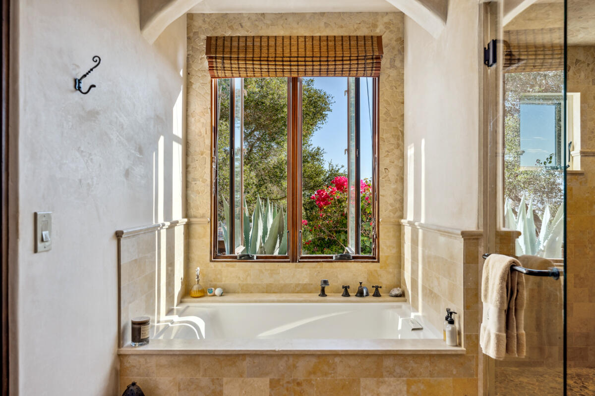 302 Piedmont Road Santa Barbara, CA 93105 - Photo 25 of 50 Primary Bath 2