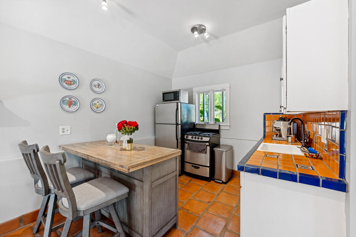 302 Piedmont Road Santa Barbara, CA 93105 - Photo 44 of 50 ADU Kitchen