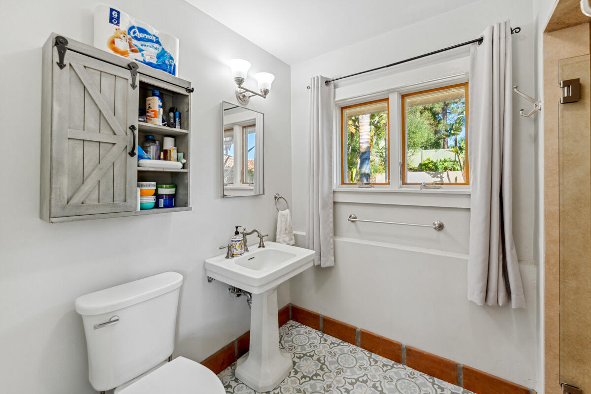 302 Piedmont Road Santa Barbara, CA 93105 - Photo 45 of 50 ADU Bathroom