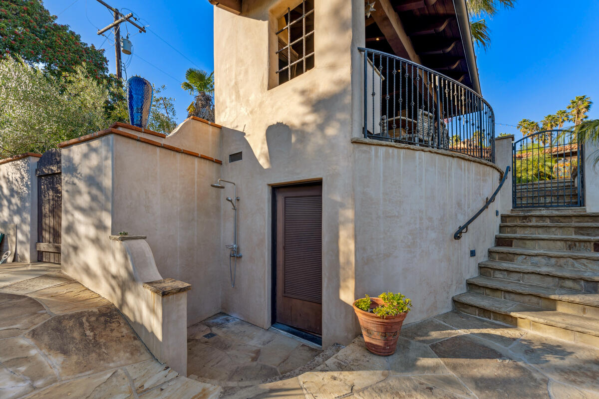 302 Piedmont Road Santa Barbara, CA 93105 - Photo 48 of 50 Exterior Stairway