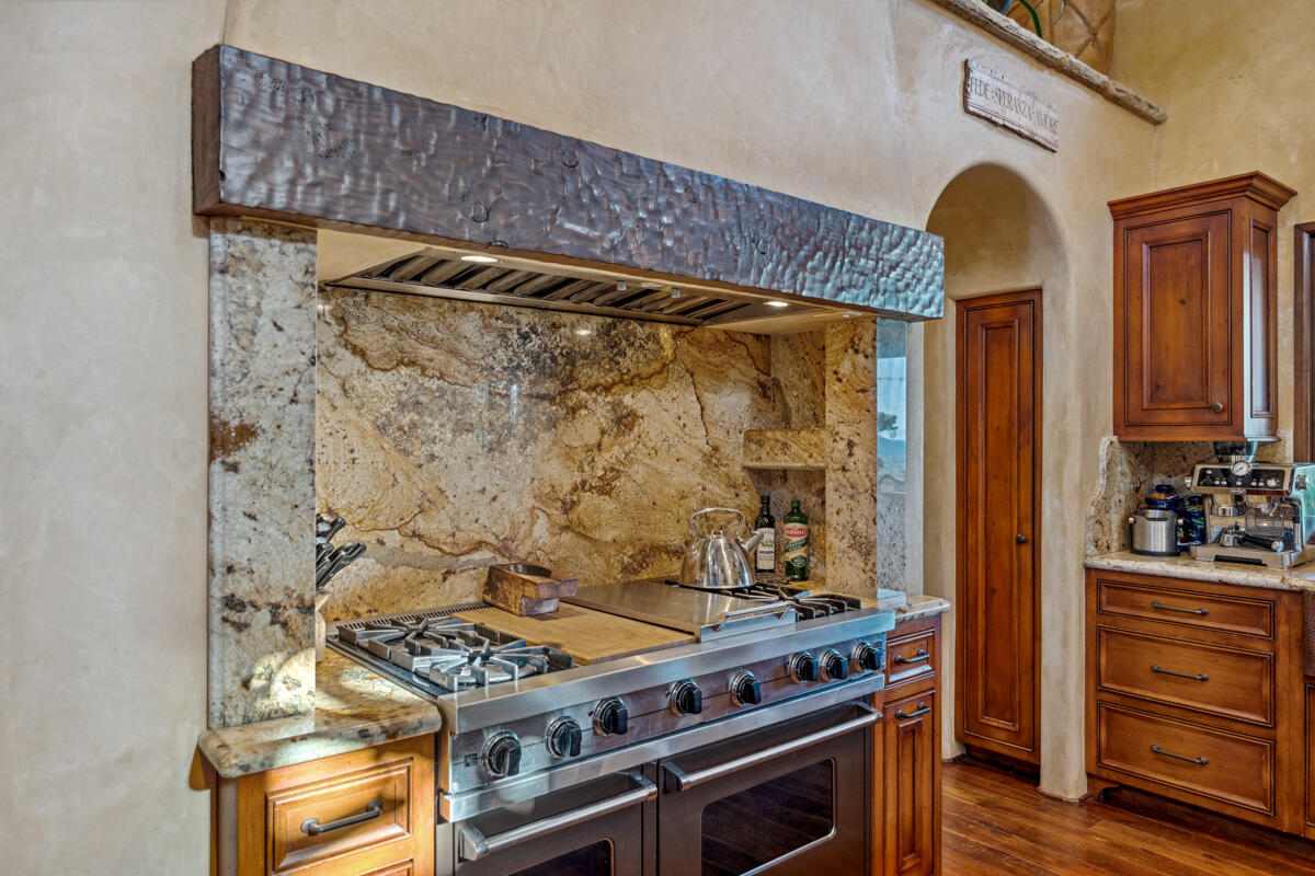 302 Piedmont Road Santa Barbara, CA 93105 - Photo 7 of 50 Kitchen 4
