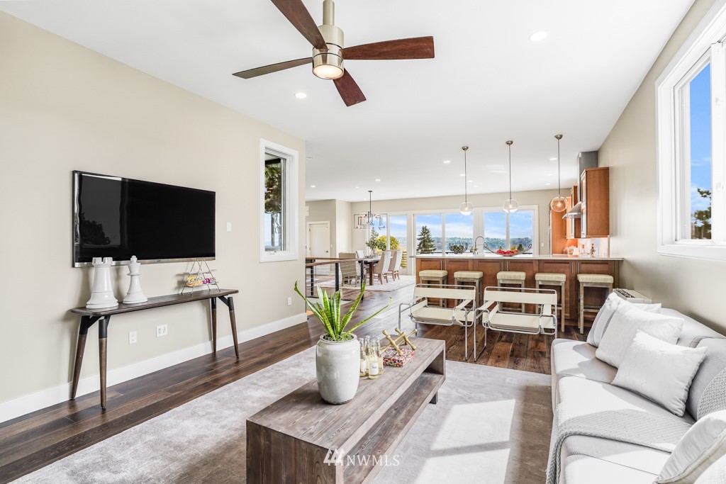 1701 37th Avenue Seattle, WA 98122 - Photo 11 of 25