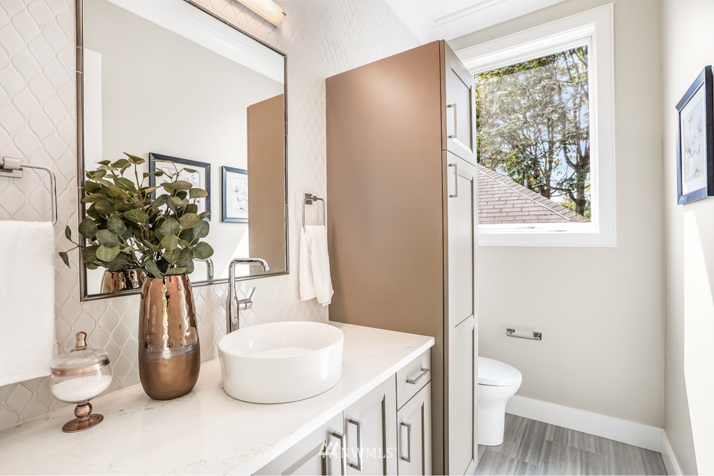 1701 37th Avenue Seattle, WA 98122 - Photo 13 of 25