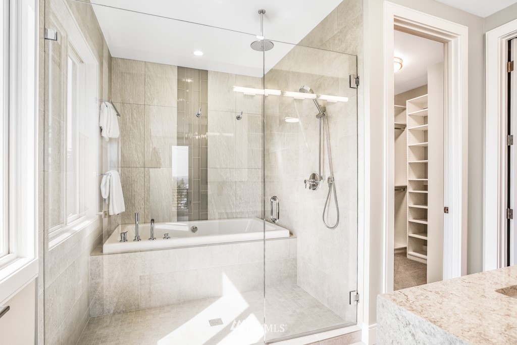 1701 37th Avenue Seattle, WA 98122 - Photo 17 of 25